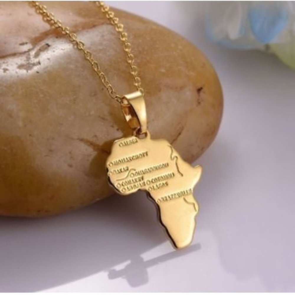 Africa map gold pendant necklace - Picture 9 of 13